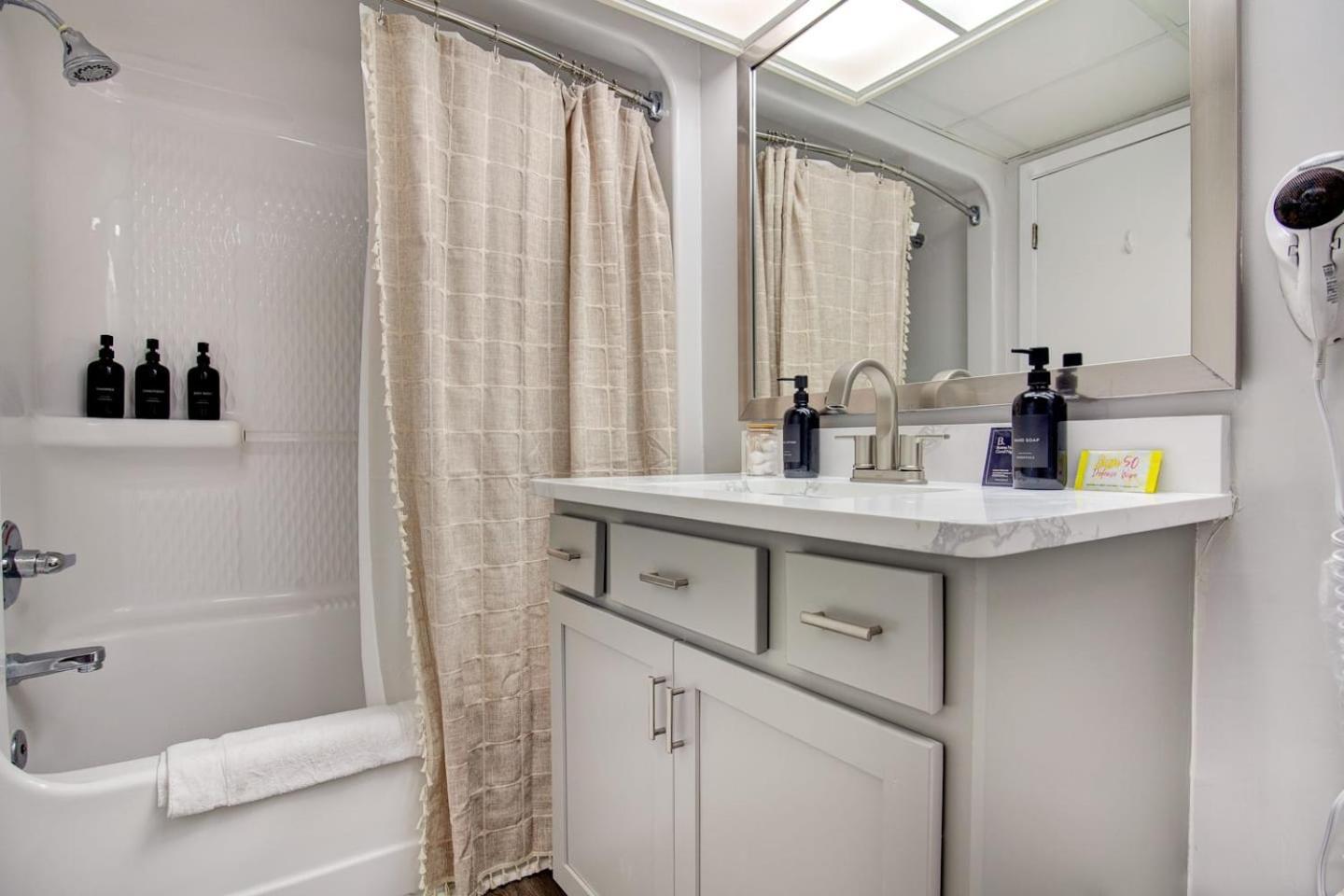Oceanfront Escape Renovated Suite At Camelot Myrtle Beach Eksteriør billede
